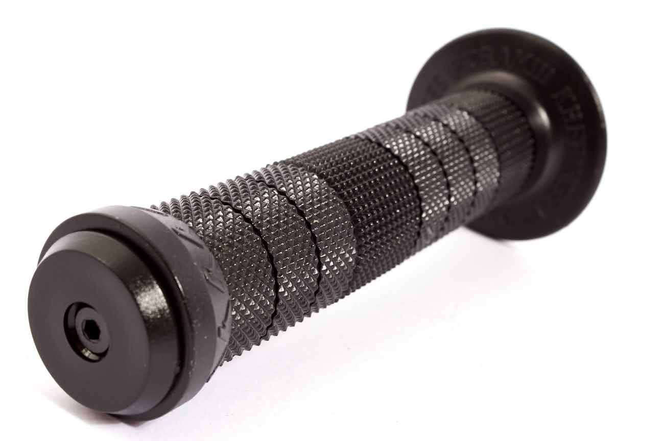 Griff mit angeschraubtem Lenkerende in Schwarz