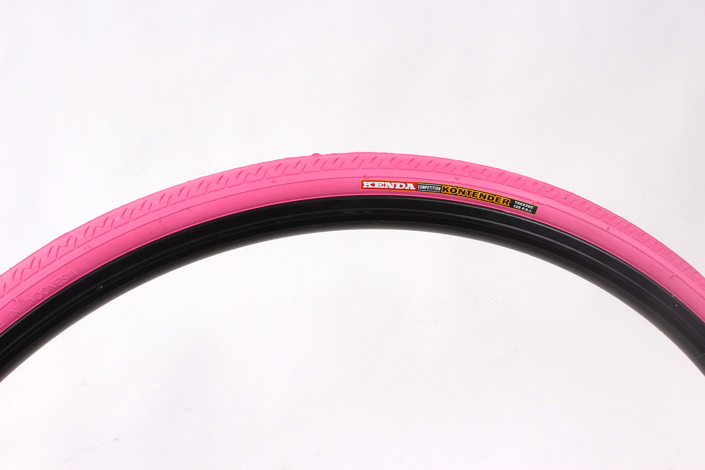 Bicycle tire set KENDA Kontender 28 inch / 700 x 26C + FV inner tube