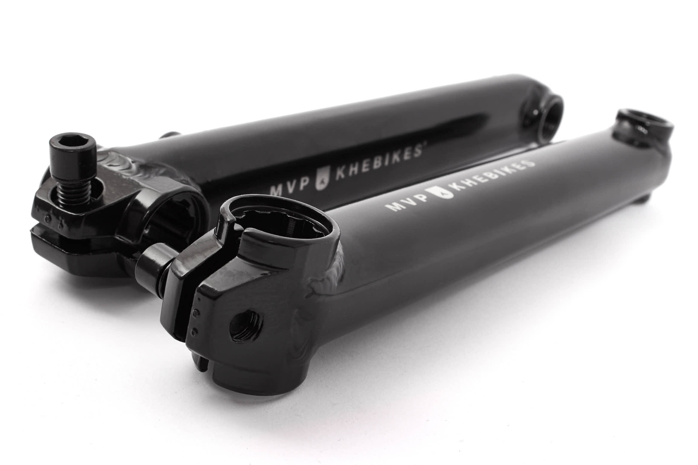 Schwarze Kurbelarme mit 8 Zahngewinde und Feststellschraube Schwarze Kurbelarme mit 8 Zahngewinde und Feststellschraube