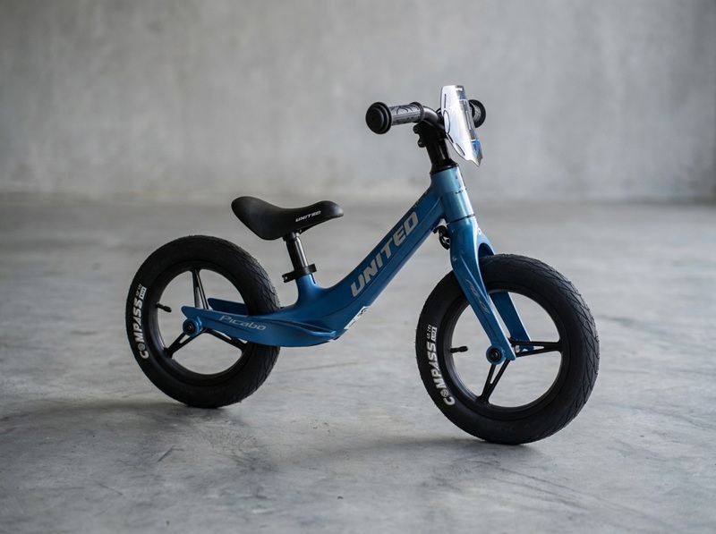 UNITED Pushbike Picabo balance bike 6.4 lbs ultra-light magnesium